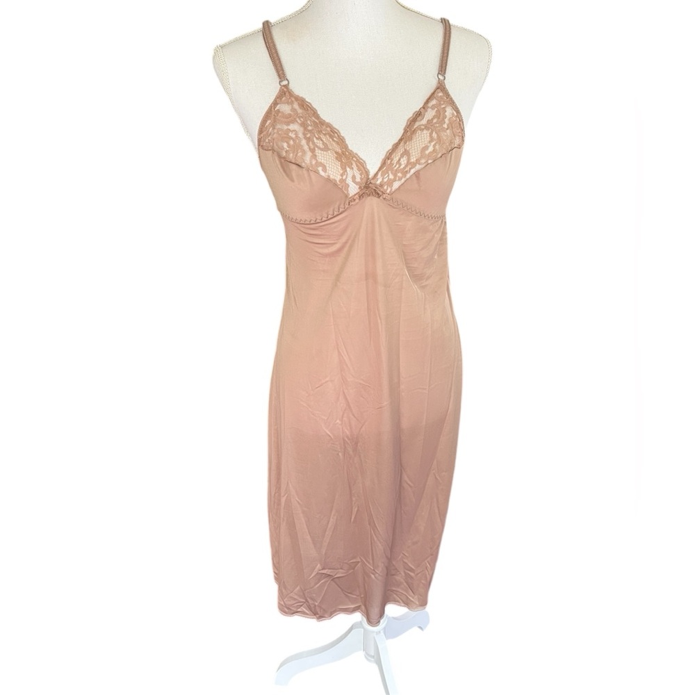 Vintage USA Union Made Rose Gold Tan Full Slip, Adjustable, Sz 34, Nylon & Lace